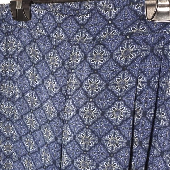 3 for $30***"Manguun" capris. New with tags. Sz 10 - Picture 2 of 5